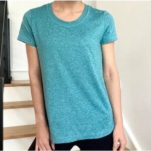 ⭐️ ATHLETA Uptempo Tee Size Large